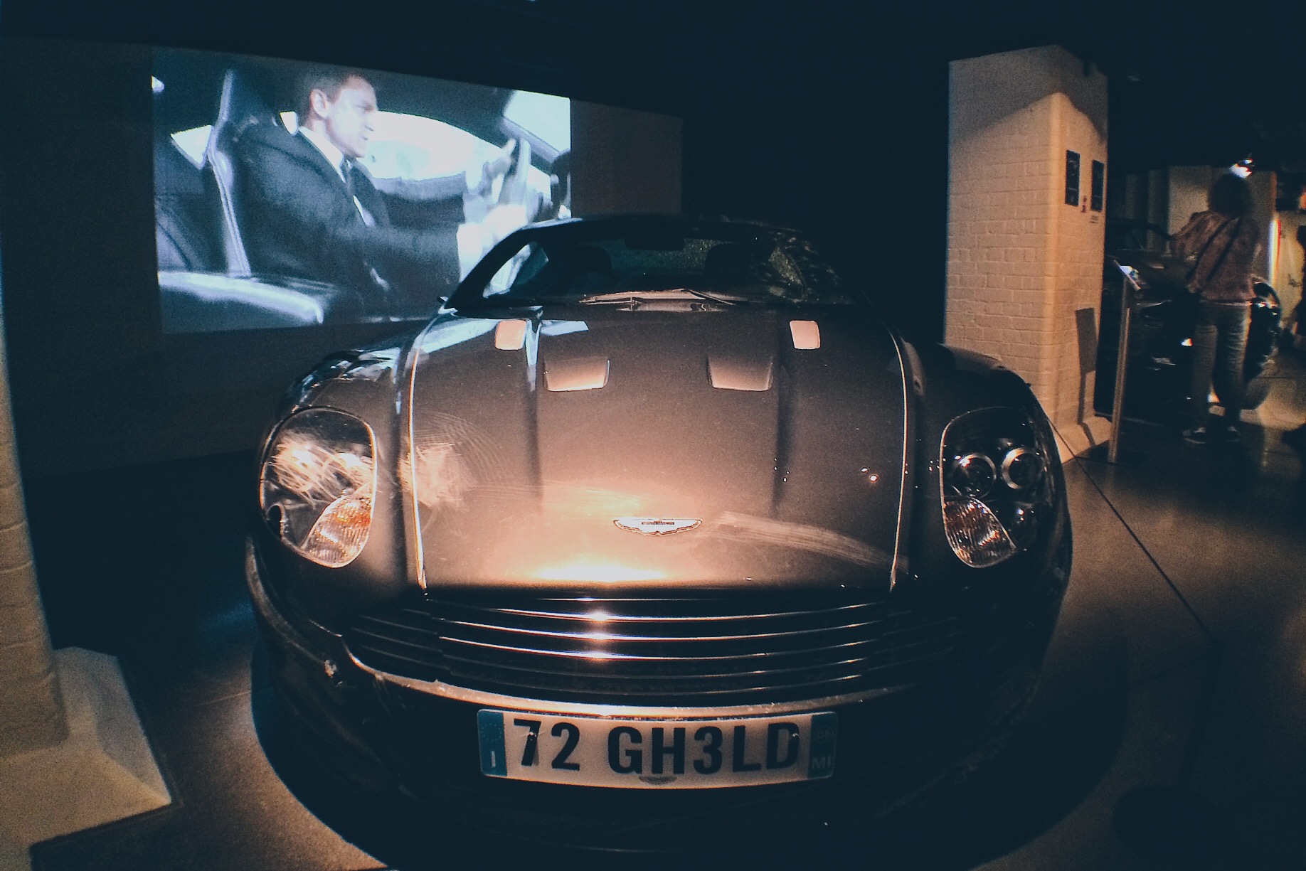 Aston Martin DBS: El auto con el que Daniel Craig debutó en "Casino Royale" (2006) y que regresó para la escena inicial de "Quantum of Solace" (2008), en la cual se usó el auto de la foto. Foto: Marco Gómez
