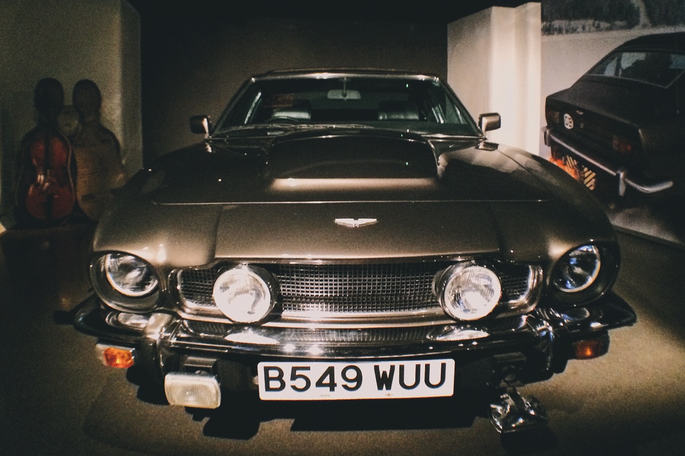 Aston Martin V8 Volante: Timothy Dalton se estrenó como James Bond con este coche en "The Living Daylights" (1987). Foto: Marco Gómez