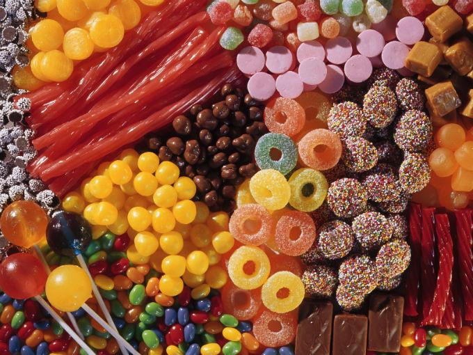 El gasto promedio que los niños mexicanos destinan para comprar dulces y alimentos chatarra es superior a 20 mil millones de pesos anuales. Foto: Photos.com