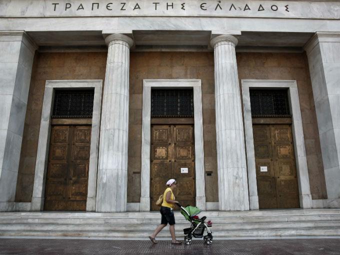 Los gobiernos de la zona euro esperan autorizar el desembolso el lunes, dijo la Comisión Europea. Foto: Reuters