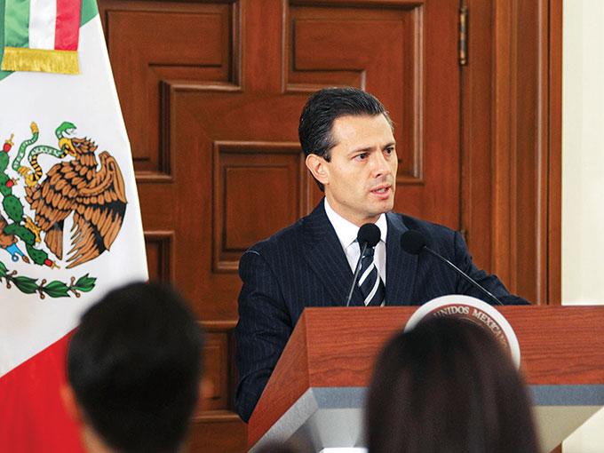 El presidente Enrique Peña Nieto recibió al Comité de Evaluación en el Salón Venustiano Carranza de Los Pinos. Foto: Especial