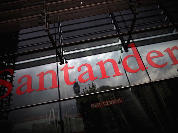 Santander detalló que mantiene su expectativa en cuanto a que en esta segunda mitad del año se observará una mejora moderada en las cifras de actividad económica mexicana. Foto: Getty