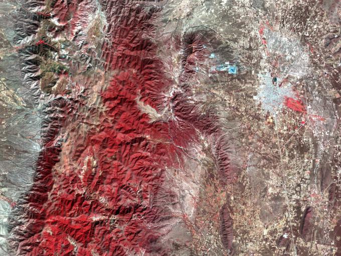 Con la app recibes la más reciente fotografía satelital para compartirla en tus redes sociales, como esta, de Las Escamillas, en México. Foto: SnapPlanet
