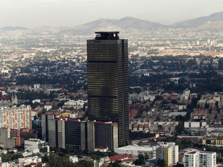 Amenaza de bomba en Torre Pemex CDMX. Foto: Cuartoscuro